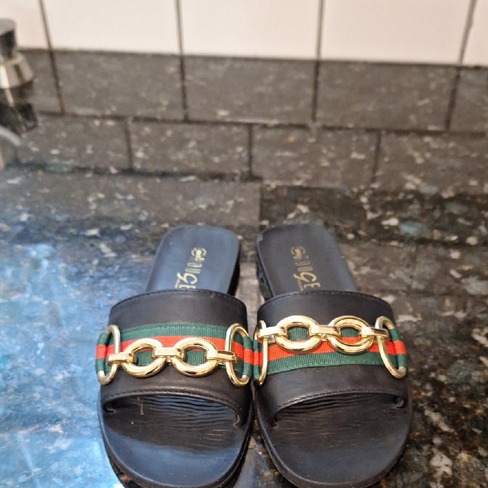 Sale DESIGNER BURBERRY ROUGE HELIUM Black Sandals with Gold and Green Accents